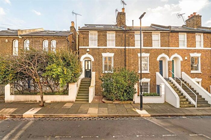 3 Bedroom Property For Sale In Calvert Road, Greenwich, SE10