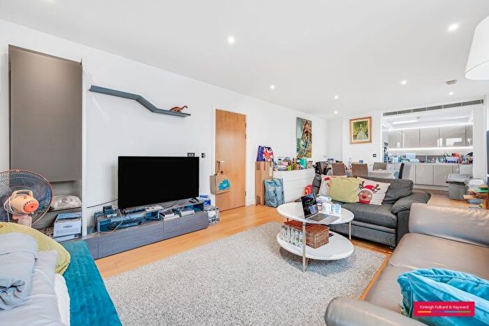 2 Bedroom Flat To Rent In Holland Park Avenue, London, W11