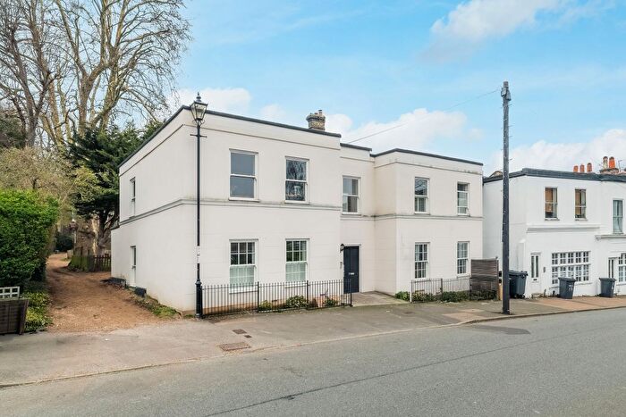 2 Bedroom Flat For Sale In Brandram Road, London, SE13