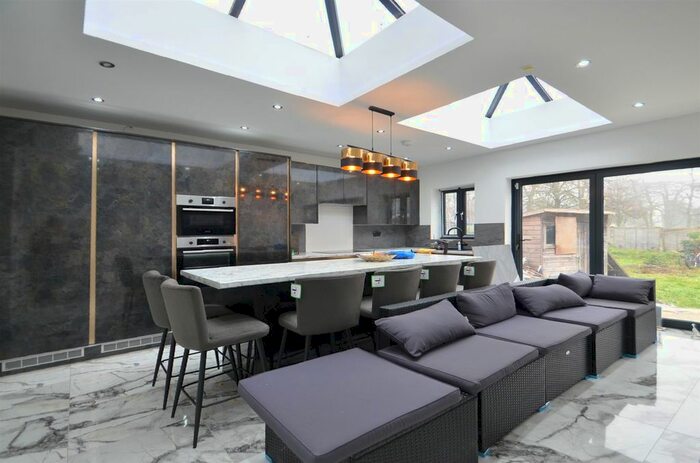 4 Bedroom Semi-Detached House To Rent In Alderney Gardens, Northolt, UB5