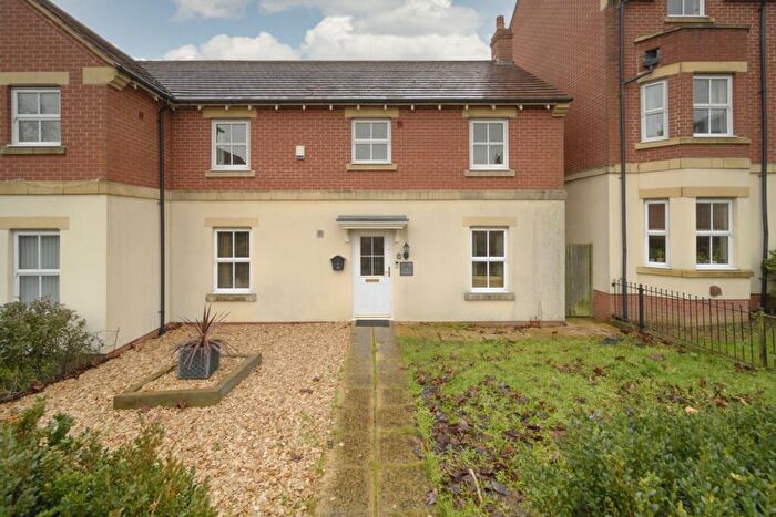 3 Bedroom Semi-Detached House For Sale In Pioneer Road, Swindon, SN25