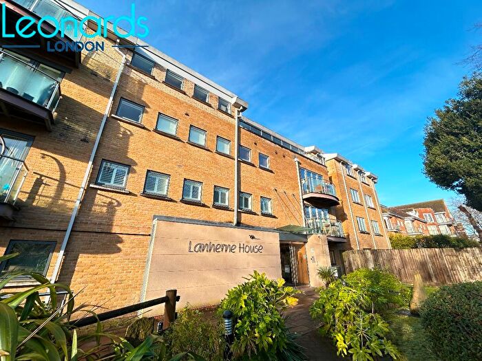 2 Bedroom Flat To Rent In Lanherne House, The Downs, London, SW20