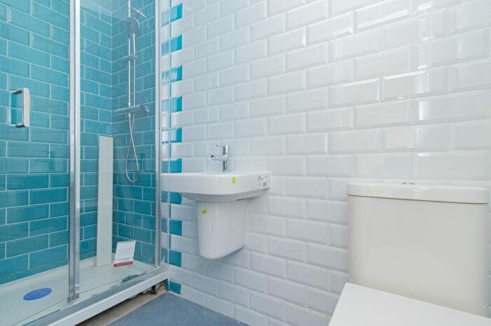 2 Bedroom Apartment To Rent In Buenos Ayres, Margate, CT9