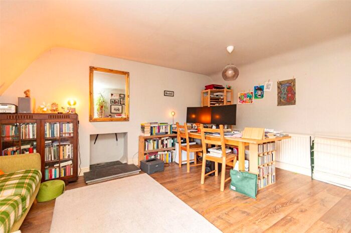 2 Bedroom Apartment For Sale In Hotwell Road, Hotwells, Bristol, BS8