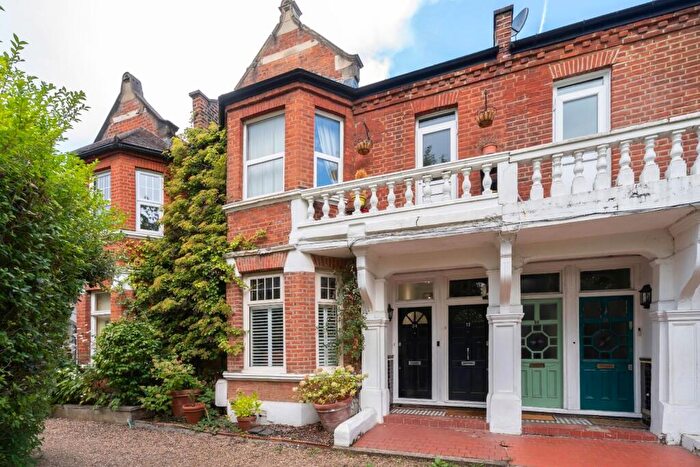 2 Bedroom Maisonette For Sale In Lawrie Park Road, Sydenham, London, SE26