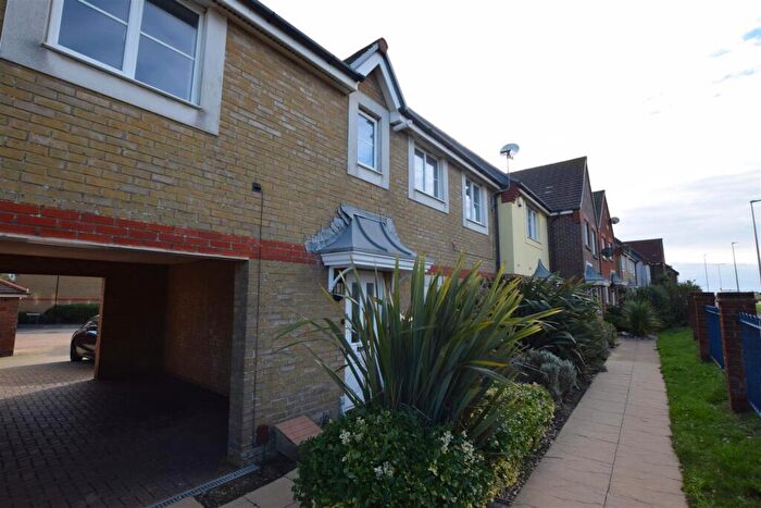 2 Bedroom Coach House To Rent In Grenada Close, Eastbourne, BN23