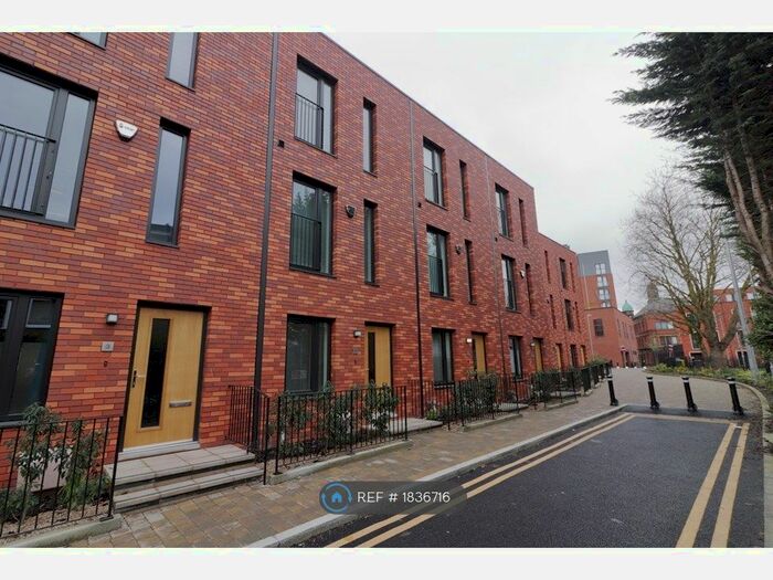 3 Bedroom Terraced House To Rent In South William Street, Salford, M3