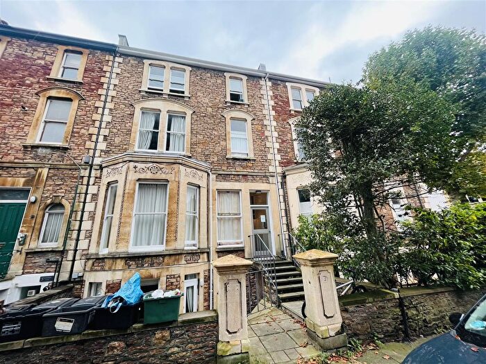 Studio To Rent In B Garden Flat, Whatley Road, Clifton, Bristol, BS8