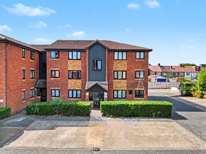 1 Bedroom Flat For Sale In Granary Close, London, N9