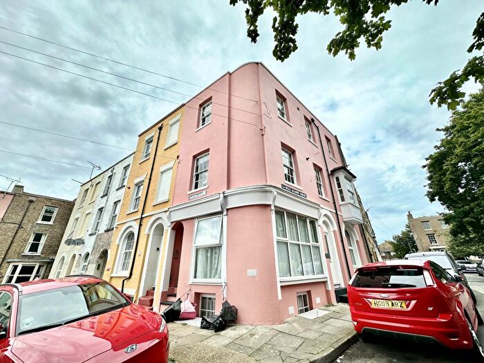 1 Bedroom Flat To Rent In Camden Square, Ramsgate, CT11