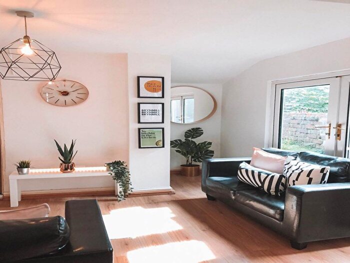 3 Bedroom Property To Rent In Alexandra Terrace, Brynmill, Swansea, SA2