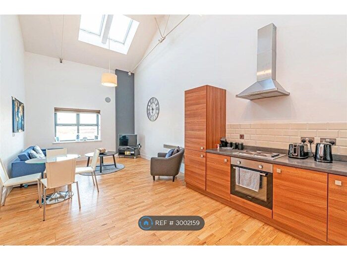 2 Bedroom Flat To Rent In Central Way, Warrington, WA2