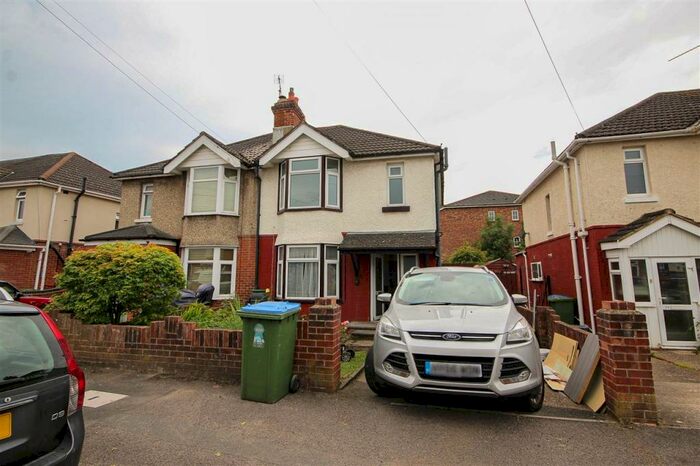 3 Bedroom Semi-Detached House To Rent In Southmill Road, Southampton, SO15