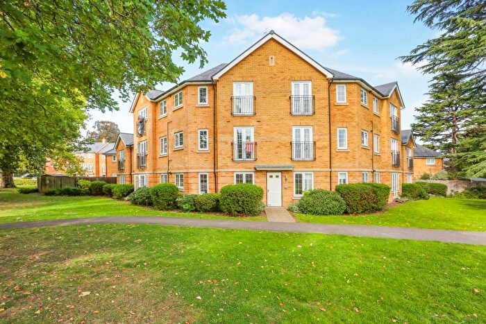 2 Bedroom Flat To Rent In Forelle Way, Carshalton, SM5