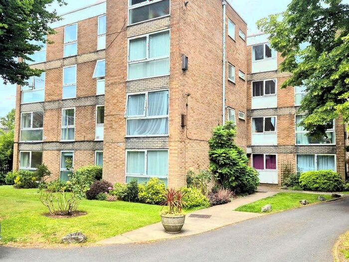 Studio To Rent In Lynton Grange, Fortis Green, N2