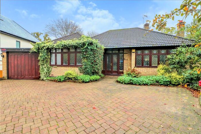 4 Bedroom Bungalow To Rent In Bracken Drive, Chigwell, Essex, IG7