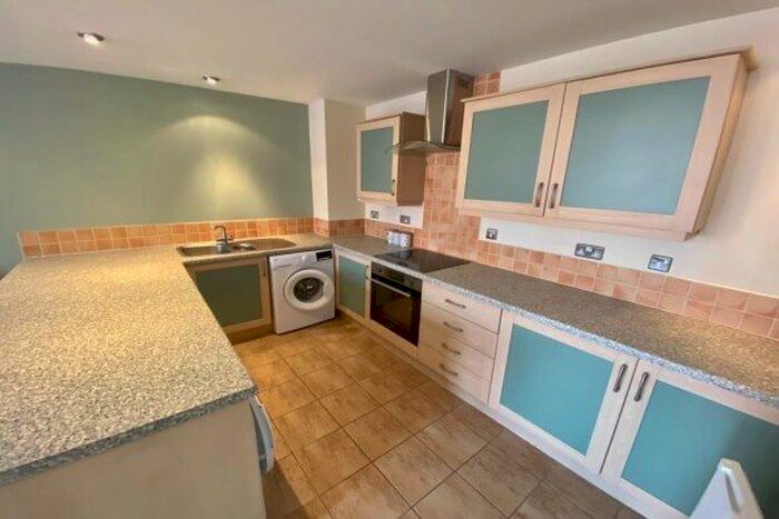 2 Bedroom Flat To Rent In Upper College Street, Nottingham, NG1