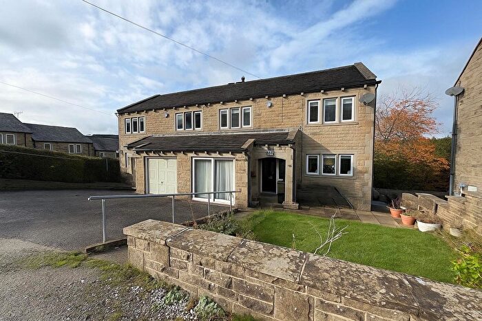 4 Bedroom Semi-Detached House To Rent In Ashlar Close, Haworth, Keighley, BD22