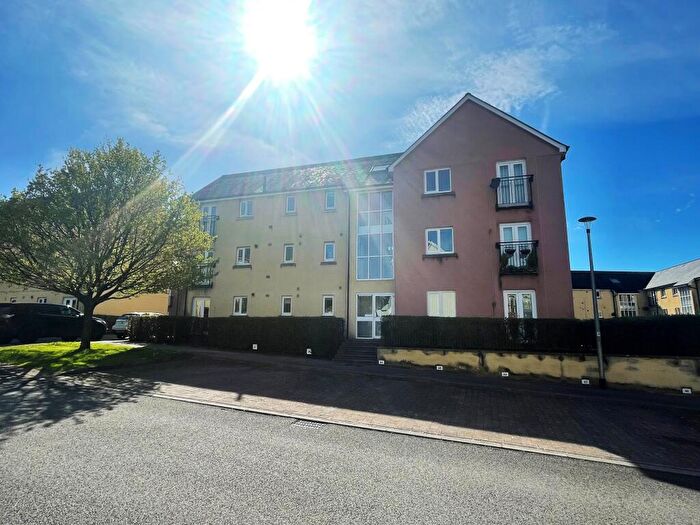 2 Bedroom Flat To Rent In Tovey Crescent, Manadon Park, Plymouth, PL5