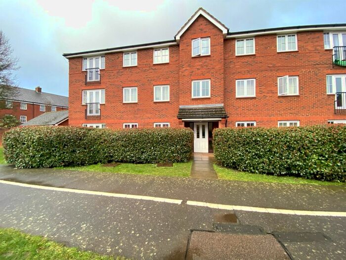 2 Bedroom Flat To Rent In Cunningham Avenue, Hatfield, AL10