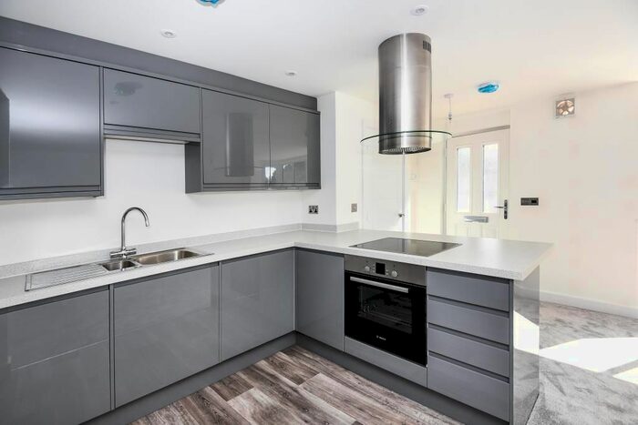 2 Bedroom Flat To Rent In Kennington, Oxford, OX1