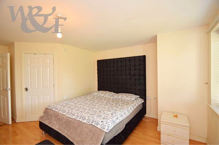 2 Bedroom Flat For Sale In City Gate, Erdington, Birmingham, B23