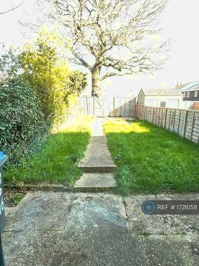 5 Bedroom Terraced House To Rent In Travellers Lane, Hatfield, AL10