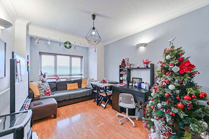 1 Bedroom Flat For Sale In Old Bromley Road, Beckenham Hill, Bromley, BR1