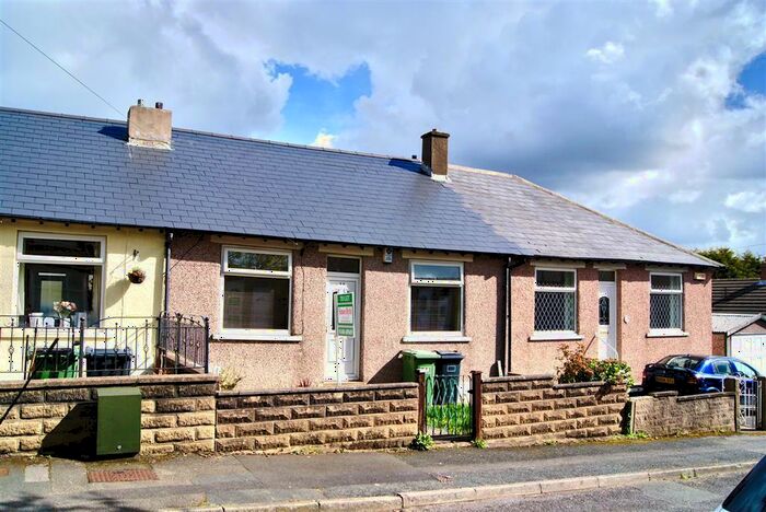2 Bedroom Bungalow To Rent In Lawrence Road, Huddersfield, HD1