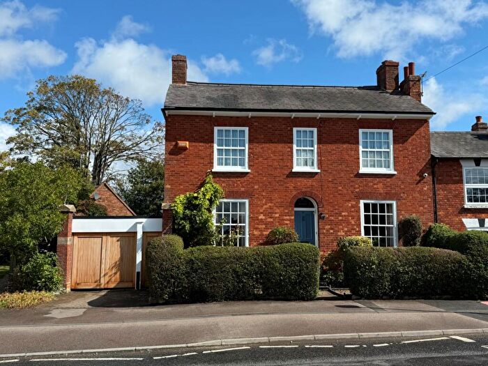 5 Bedroom Town House For Sale In Buckingham Road, Winslow, MK18