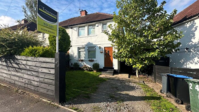 3 Bedroom Semi-Detached House To Rent In Thackeray Road, Ravenscliffe, BD10