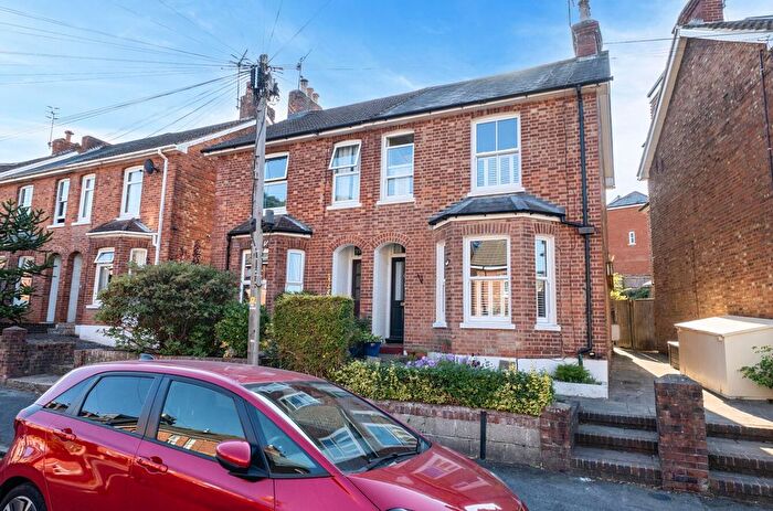 3 Bedroom Semi-detached House For Sale In St. James Park, Tunbridge Wells, TN1