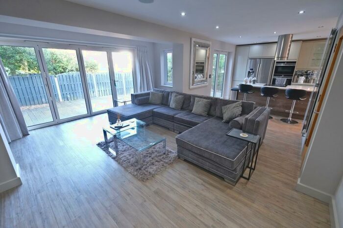 4 Bedroom Detached House For Sale In Vernon Road, Dore, S17