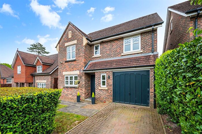 4 Bedroom Detached House For Sale In Water Mead, Chipstead, Coulsdon, CR5