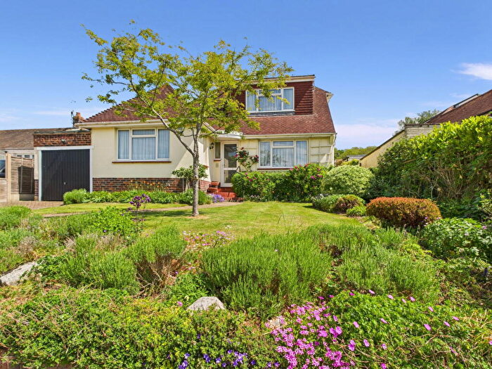 4 Bedroom Detached House For Sale In Hollingbury Gardens, Findon Valley, Worthing, BN14