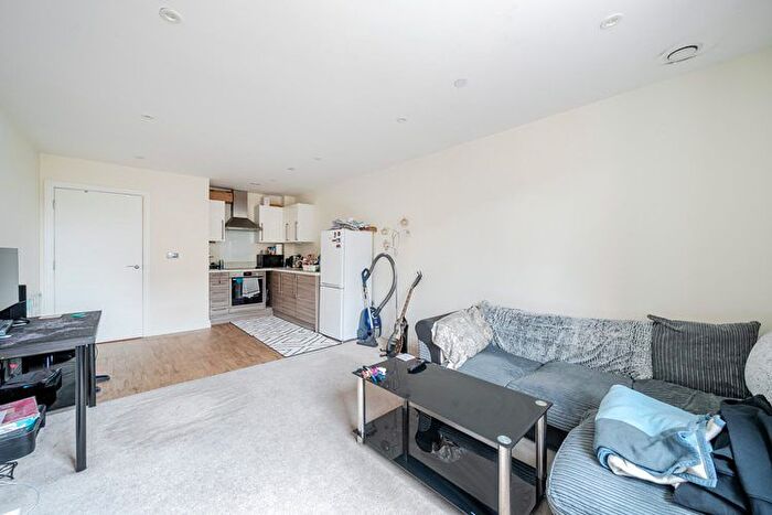 1 Bedroom Flat For Sale In Chrysler House, Welwyn Garden City, Hertfordshire, AL7