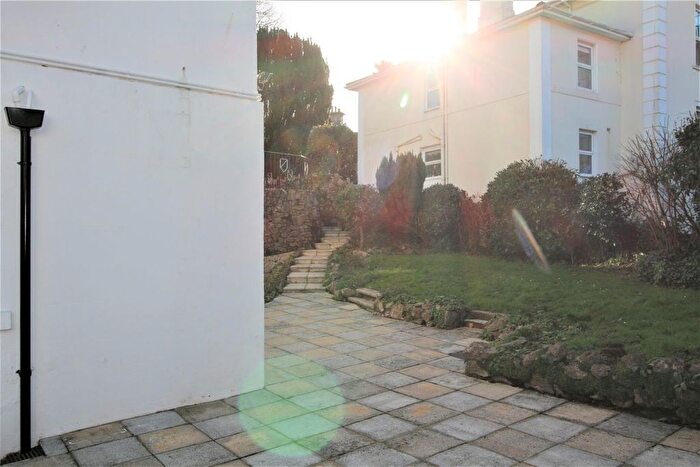 2 Bedroom Flat To Rent In Cleveland Road, Torquay, Devon, TQ2