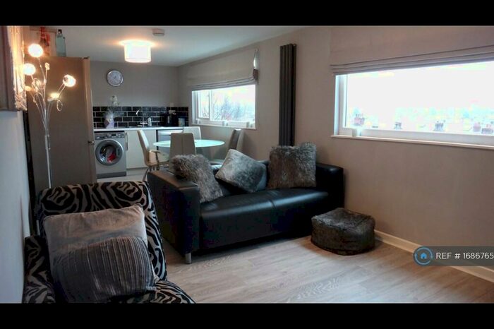 2 Bedroom Flat To Rent In Didsbury, Manchester, M20