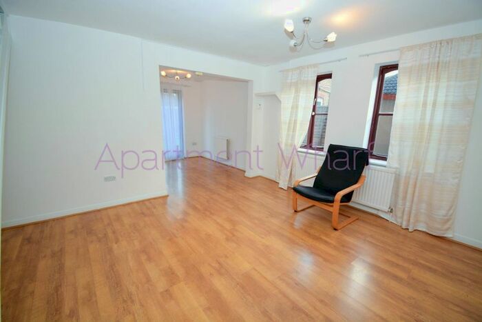3 Bedroom Flat To Rent In Teal Close, London, E16