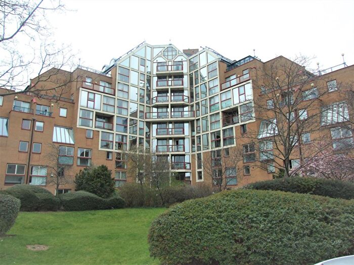 1 Bedroom Flat To Rent In Asher Way, Wapping, E1W