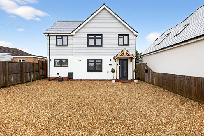 4 Bedroom Detached House For Sale In Colwell Road, Freshwater, Isle Of Wight, PO40