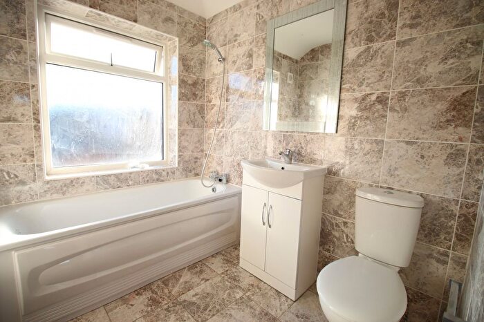 6 Bedroom Terraced House To Rent In Staines Road, Feltham, Greater London, TW14