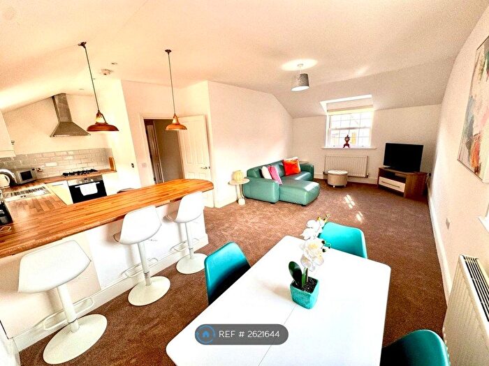 2 Bedroom Flat To Rent In Tavistock Place, Bedford, MK40