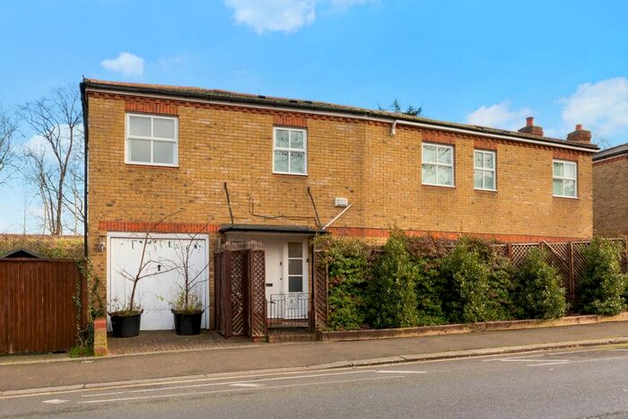 4 Bedroom Detached House To Rent In Alleyn Park, London, SE21