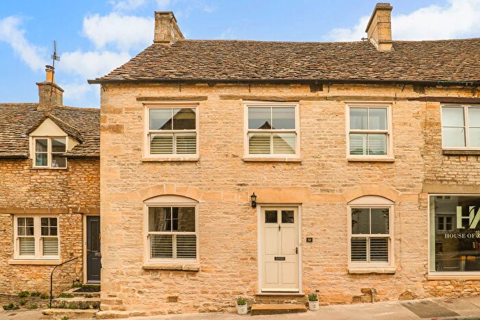 3 Bedroom Detached House For Sale In Tetbury Street, Minchinhampton, GL6