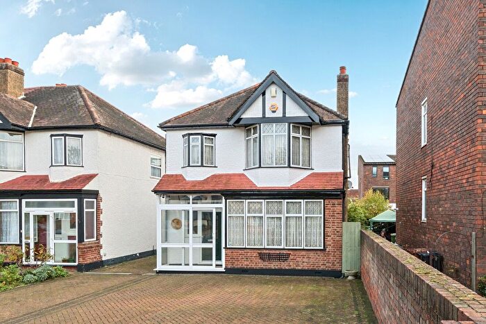 3 Bedroom Detached House For Sale In College Park Close, Hither Green, SE13