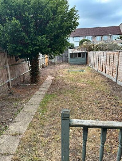 4 Bedroom Terraced House To Rent In Grasmere Avenue, Whitton, TW3