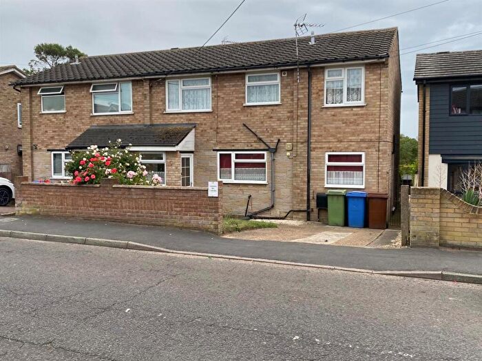 5 Bedroom Semi-Detached House For Sale In Wards Hill Road, Minster On Sea, Sheerness, ME12