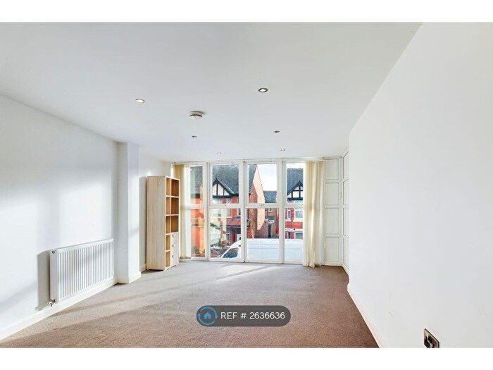 2 Bedroom Flat To Rent In Claremont Road, Manchester, M14
