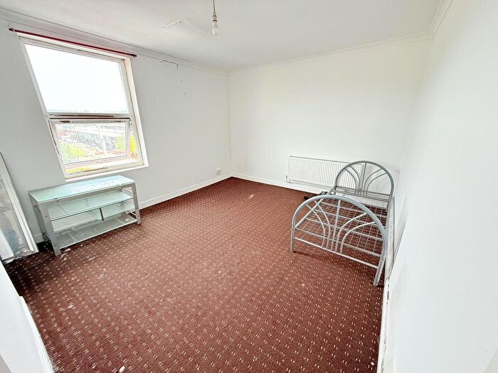 3 Bedroom Flat To Rent In Radford Road, Nottingham, NG7